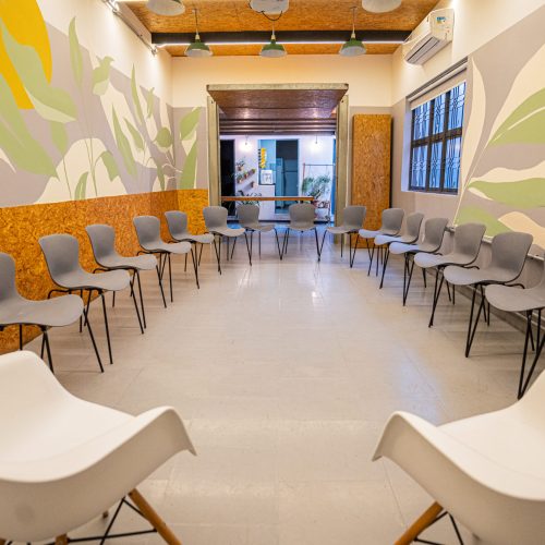 Formato "U" com cadeiras (25 pessoas)